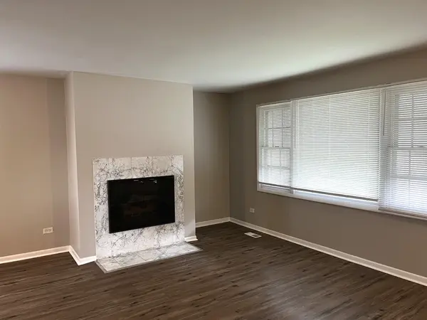 16524 Woodlawn West AVE, South Holland, IL 60473