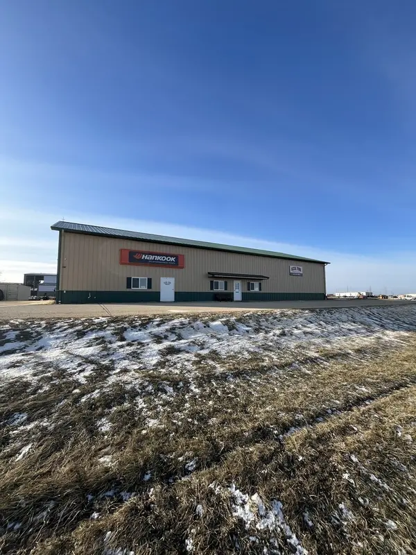 5841 Lincoln WAY, Clinton, IA 52732