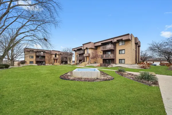 1500 ROCK RUN DR #2D, Crest Hill, IL 60435