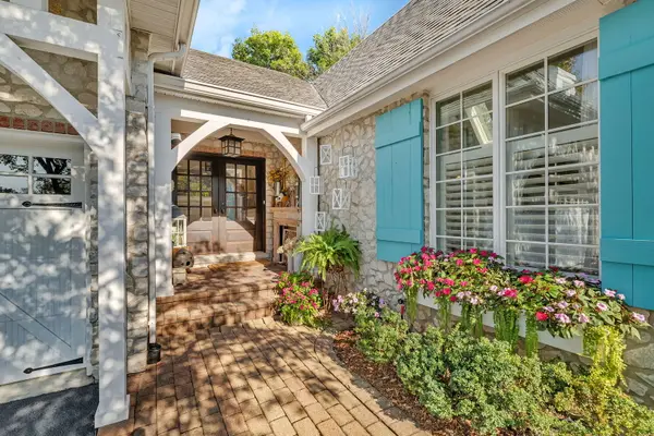 719 Stonebridge RD, Frankfort, IL 60423