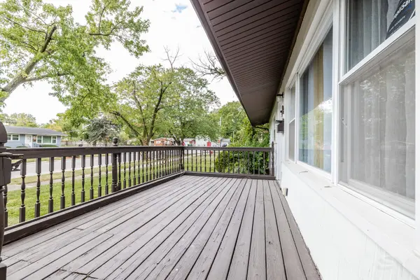 14 Arrowhead DR, Thornton, IL 60476