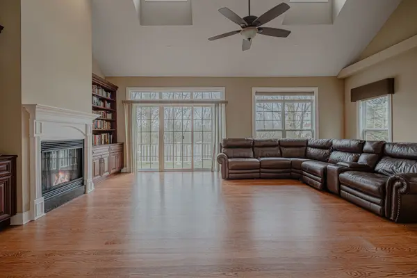 171 Partridge LN, Bartlett, IL 60103