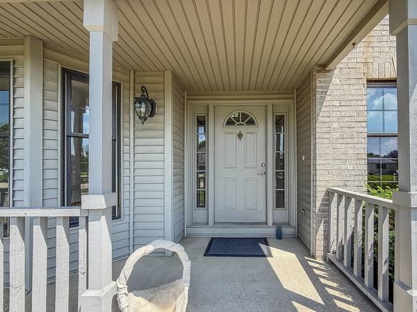2904 River Oak DR, Champaign, IL 61822