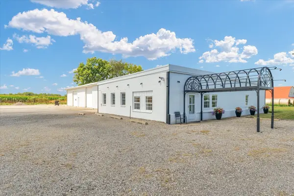 176 S Henning RD, Danville, IL 61832