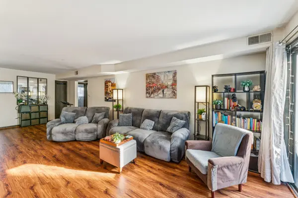 7632 W Lawrence AVE #1B, Harwood Heights, IL 60706