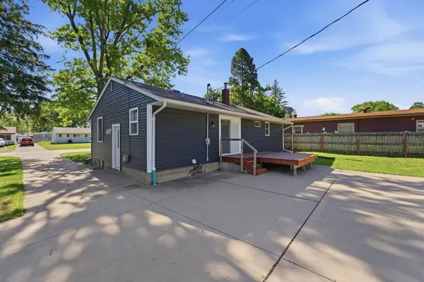 2210 N Fairmount ST, Davenport, IA 52804