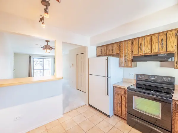 2807 Glenwood Lansing RD #211, Lynwood, IL 60411