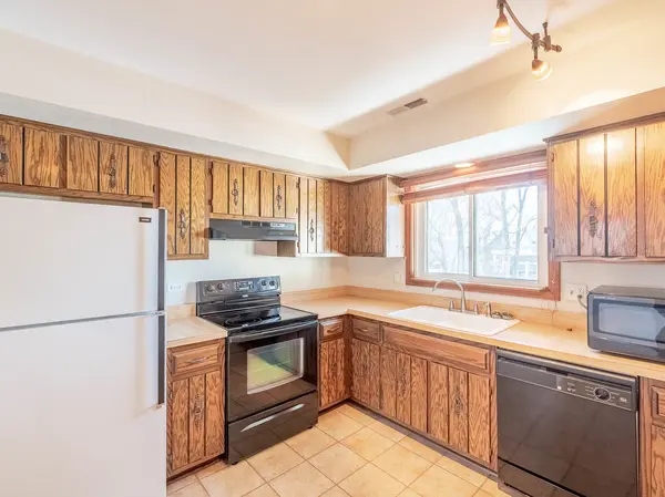 2807 Glenwood Lansing RD #211, Lynwood, IL 60411