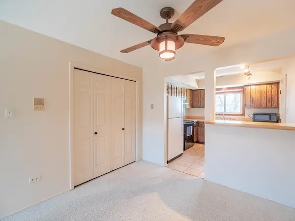 2807 Glenwood Lansing RD #211, Lynwood, IL 60411