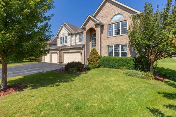 3 Barton Creek CT,  Lake In The Hills,  IL 60156
