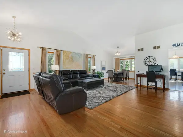 13 Iliad DR, Tinley Park, IL 60477