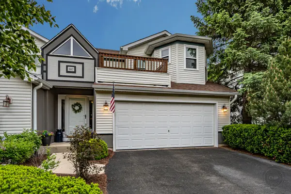 307 Inner Circle DR, Bolingbrook, IL 60490