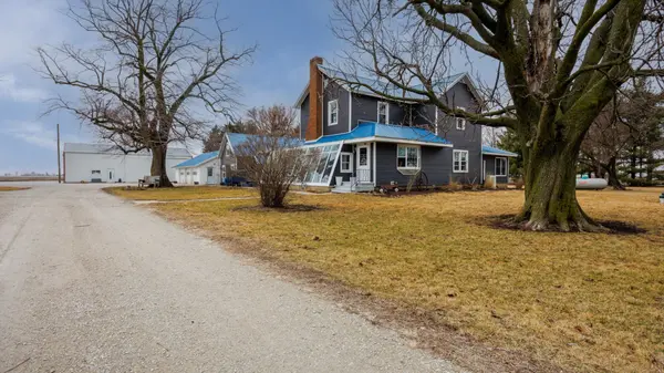 10147 N 1000 East RD, Chenoa, IL 61726
