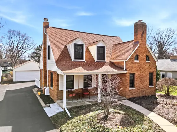 909 S Wheaton AVE, Wheaton, IL 60189