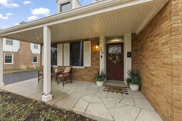 909 S Wheaton AVE, Wheaton, IL 60189