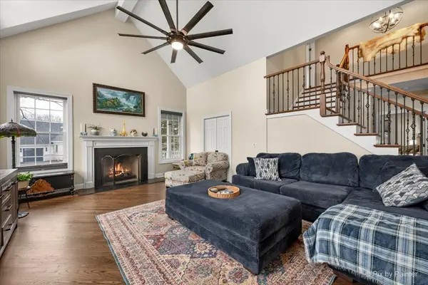 39691 Orchard Bluff LN, Wadsworth, IL 60083