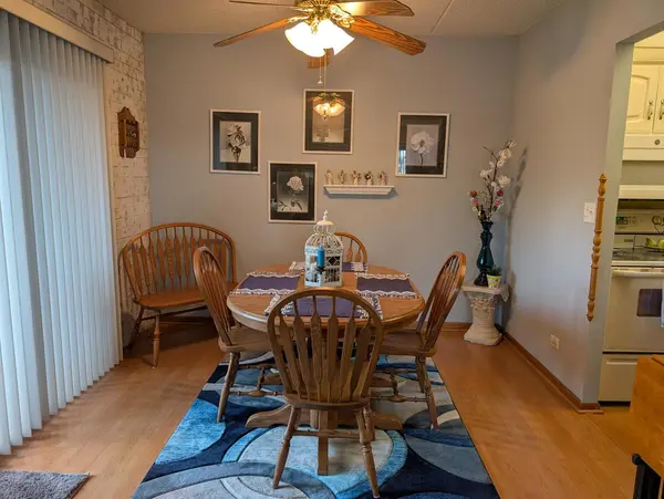 1424 Woodbridge RD #2H, Joliet, IL 60436