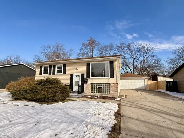 17213 Springtide LN, Hazel Crest, IL 60429