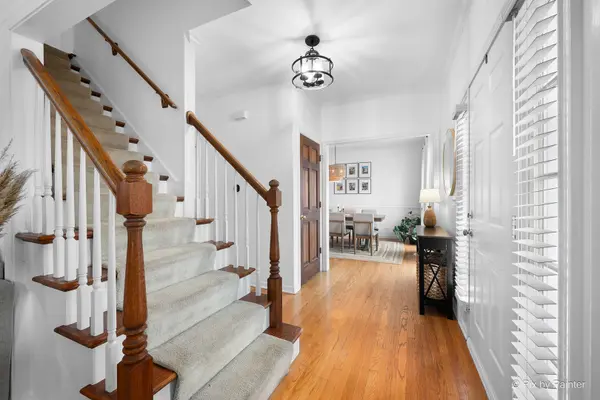 39W844 Carl Sandburg RD, St. Charles, IL 60175