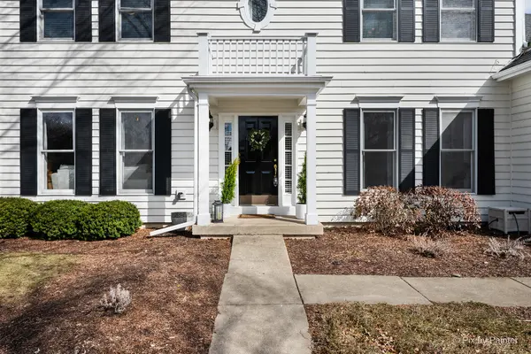 39W844 Carl Sandburg RD, St. Charles, IL 60175