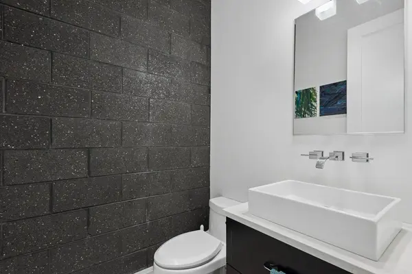 1437 W Diversey Pkwy #1W, Chicago, IL 60614
