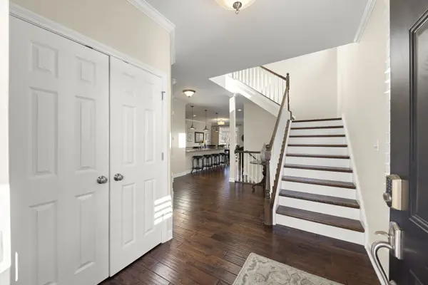 3S643 Breme DR E, Warrenville, IL 60555