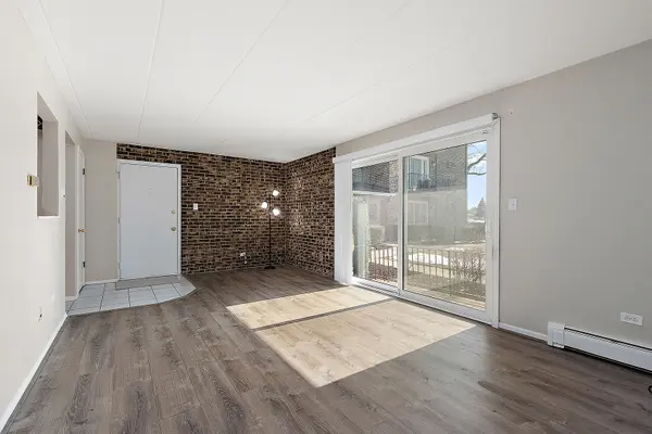 8932 W 140th ST #1A, Orland Park, IL 60462