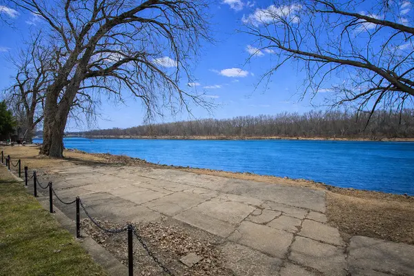 1903 W First ST, Dixon, IL 61021