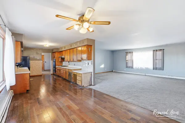 209 E 3rd ST, Aroma Park, IL 60910