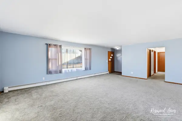 209 E 3rd ST, Aroma Park, IL 60910