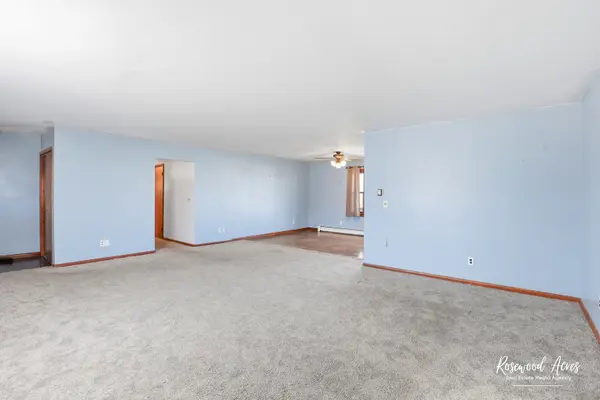 209 E 3rd ST, Aroma Park, IL 60910