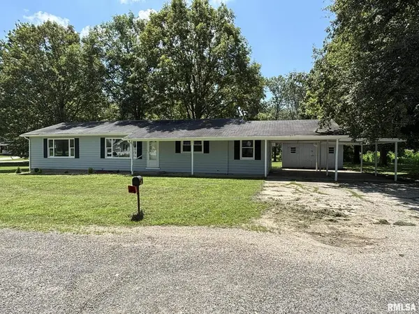 145 HICKORY Grove ST, Salem, IL 62881