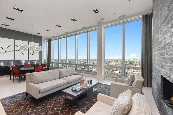 500 W Superior ST #2704, Chicago, IL 60654