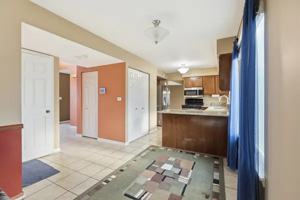 1901 Pastoral LN, Hanover Park, IL 60133
