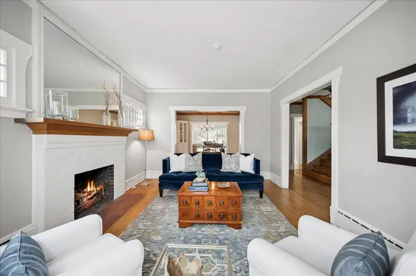 838 Lincoln AVE, Winnetka, IL 60093