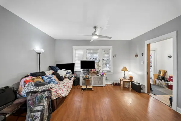 4022 W EDDY ST, Chicago, IL 60641