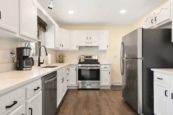 11N958 Almora TER, Elgin, IL 60124