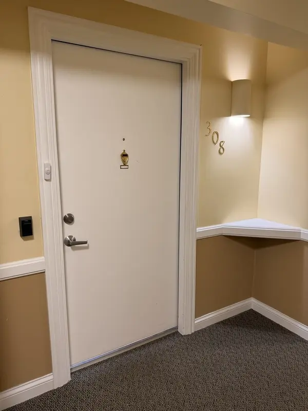801 N McLean BLVD #308, Elgin, IL 60123