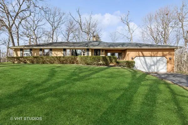 412 Warwick RD, Tower Lakes, IL 60010
