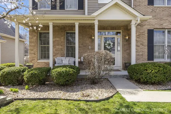 832 Deering CT, West Chicago, IL 60185
