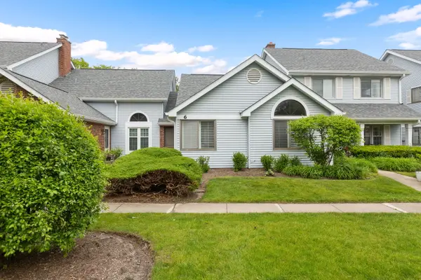 6 Hastings LN #6, Lincolnshire, IL 60069