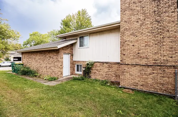 911 COLONADE RD, Shorewood, IL 60404