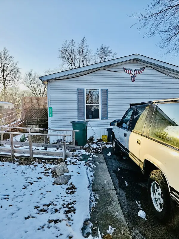 605 Carriage Lane Estates, Streator, IL 61364