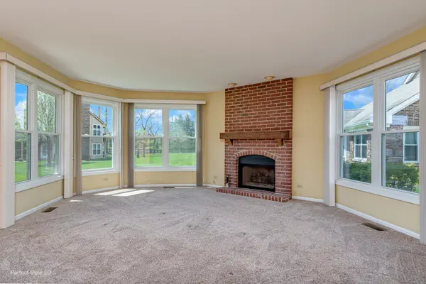 2530 Live Oak LN, Buffalo Grove, IL 60089