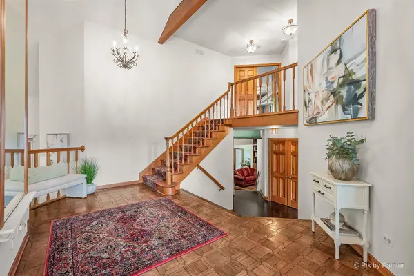 5N411 Harvest LN, St. Charles, IL 60175