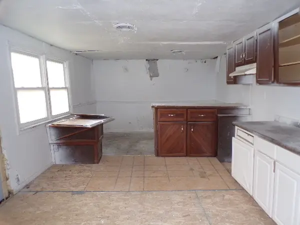 1827 Hershey AVE, Muscatine, IA 52761
