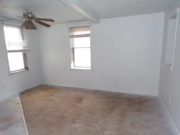 1827 Hershey AVE, Muscatine, IA 52761