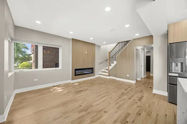 8645 S Bennett AVE, Chicago, IL 60617