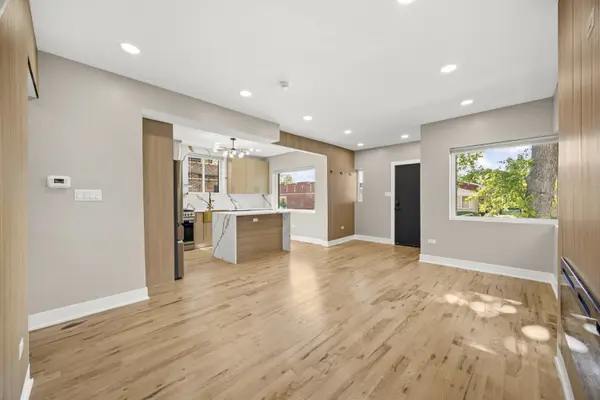 8645 S Bennett AVE, Chicago, IL 60617