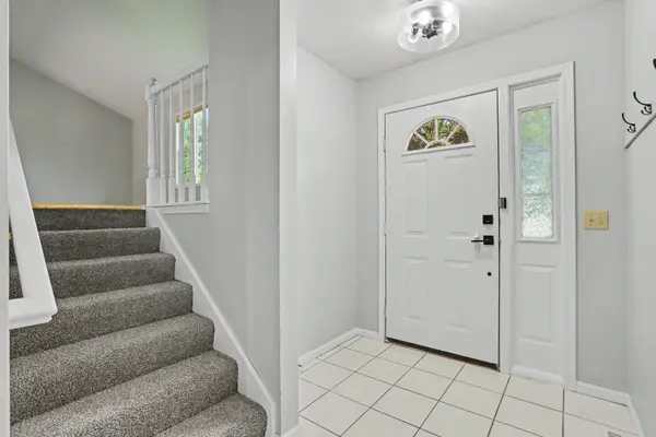 5128 Woodland CT, Davenport, IA 52807